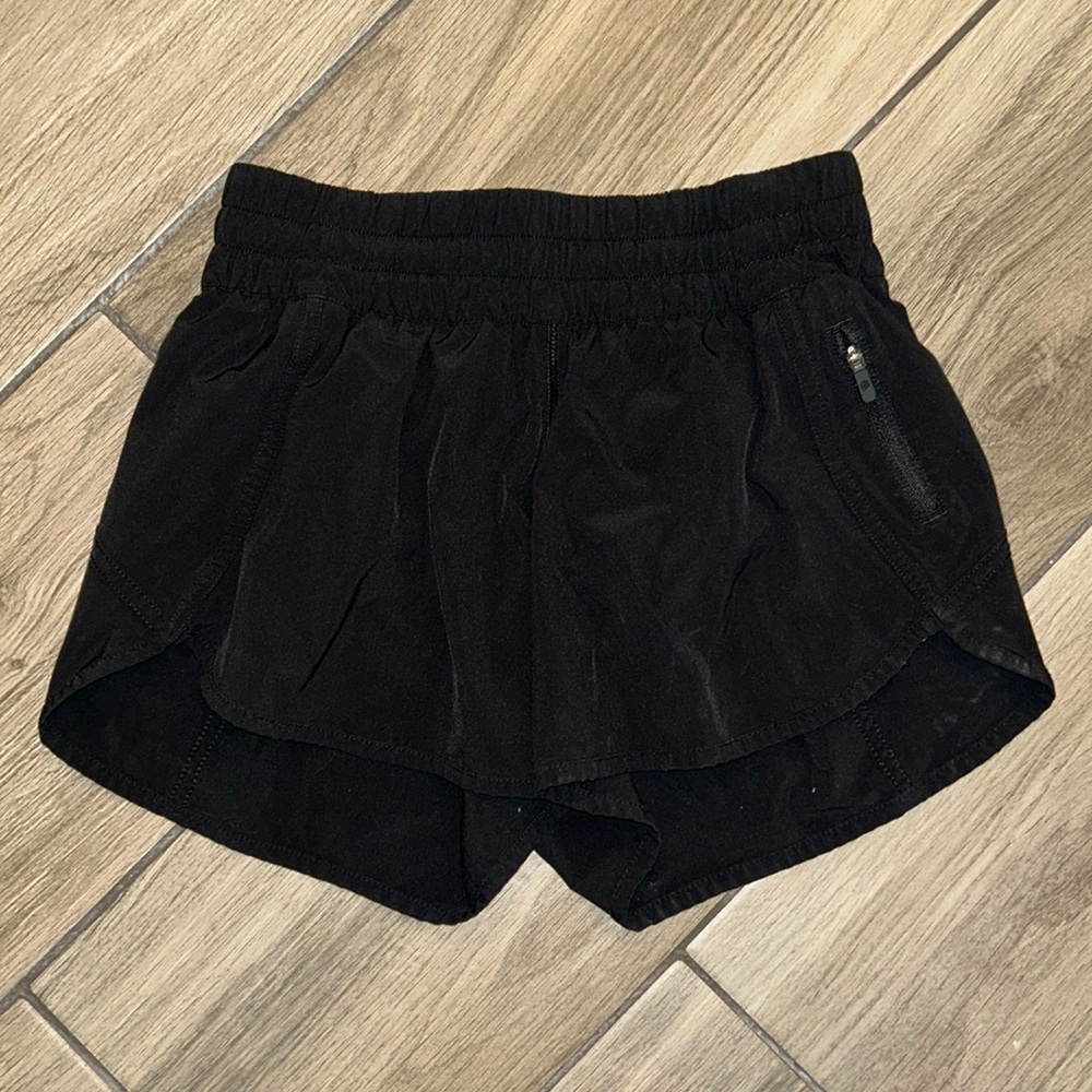 Lululemon Tracker Short V 4”